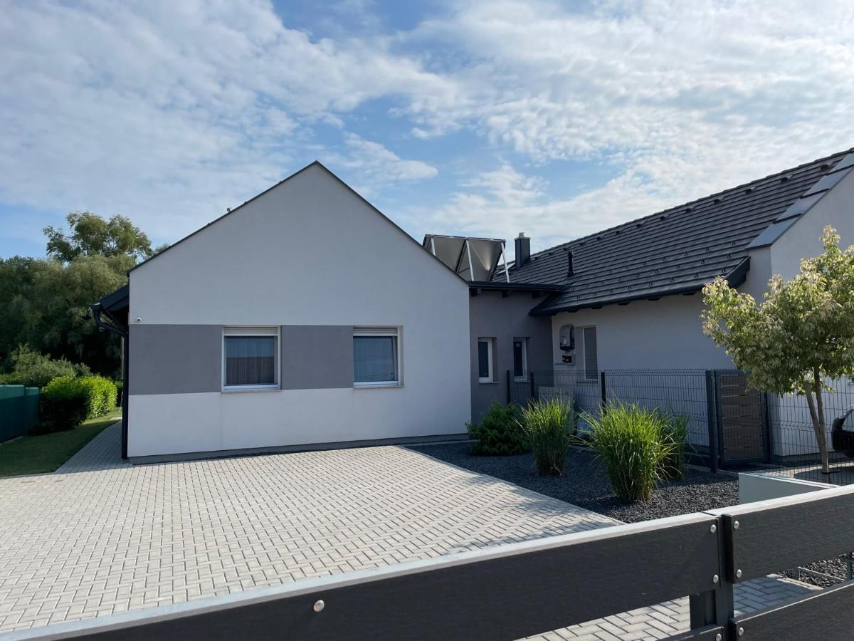 Royalhill Apartman Vonyarcvashegy Exterior foto